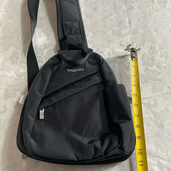 Baggallini  Mini Sling Crossbody Shoulder Bag Black New W/out Tags - Picture 9 of 10